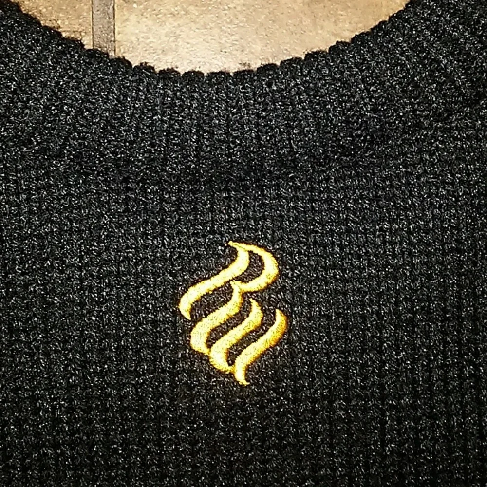 Men's Rocawear Sweater - Picture 6 of 6